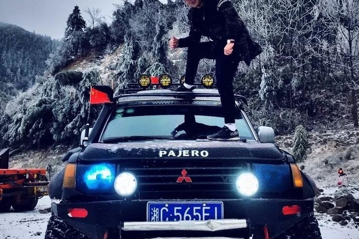 大雪纷飞穿越湘粤界云冰山，是时候润滑一下四驱模式啦