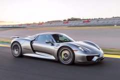 阿斯顿·马丁远不止是邦德座驾，赛道才是它的归属