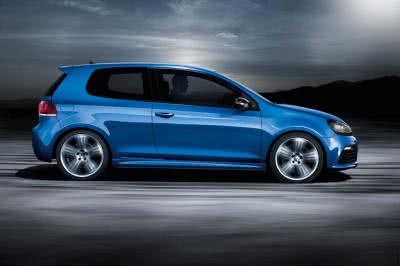 据说30岁以下的人都对这款车欲罢不能，如果你年轻请你拥有它！