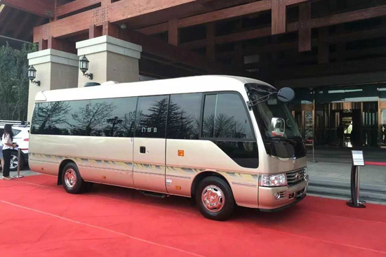 丰田考斯特豪华改装商务车 陆地豪华头等舱的享受