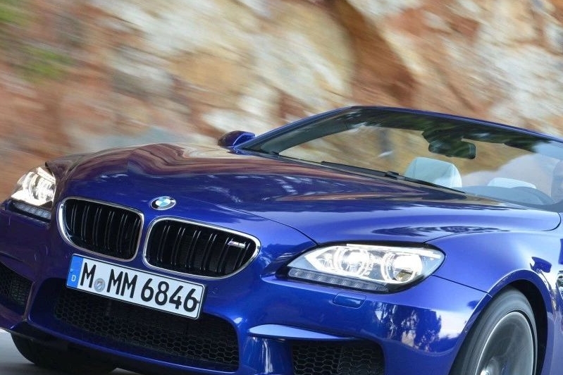 后视镜你调对了吗？以下几招让你的盲区减到最小...