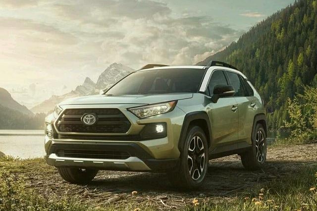 全新RAV4登场，外形比普拉多还硬派，空间是亮点，奇骏和CRV慌了