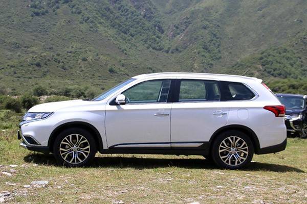 和爸妈闹了半年，就因为这辆18万的合资七座SUV！