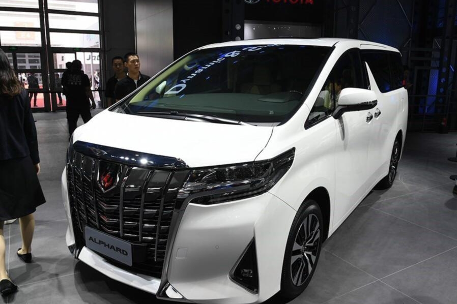 想提车？加价20万！丰田埃尔法为啥受追捧？
