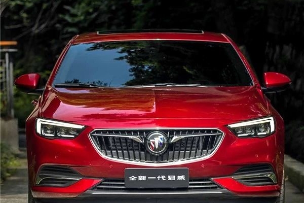 20万价位的主流B级车，它不仅颜值高，配置还多出好几万