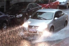 下雨后，爱车应该这样保养