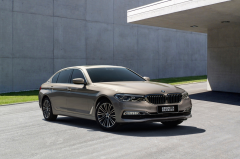 舒适/科技套装“加持”，BMW 5系插电式混动缔造“双面人生”