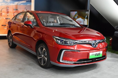 最便宜的紧凑级纯电轿车，仅卖13万综合续航416km，谁看了都心动