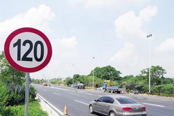 车连续不停的跑，到底能跑多少公里？