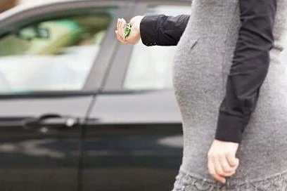 媳妇怀孕了，到底能不能开车？