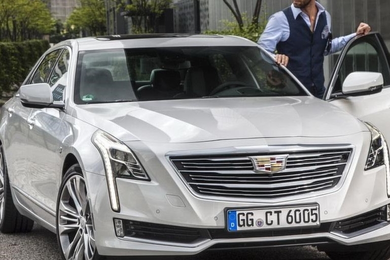 CT6暴跌14万、奔驰E级打9折？中大型豪车降价排行榜出炉！