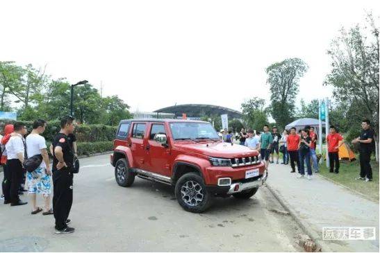 当BJ40紧跟潮流玩起了PLUS，舒适加越野的个性让人爱到欲罢不能