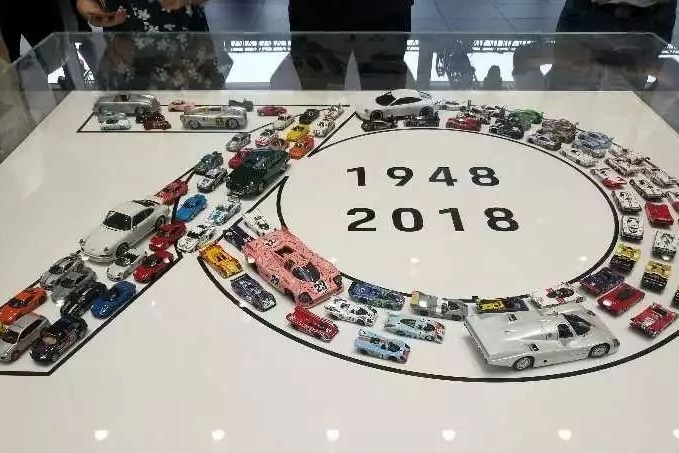 保时捷当了将近70年标杆，在接下来的70年也要继续领跑。