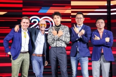 没想到，这个走在潮流尖端的品牌已经诞生20周年了