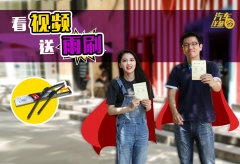 这些车主怎么了，被贴了“罚单”还这么开心？
