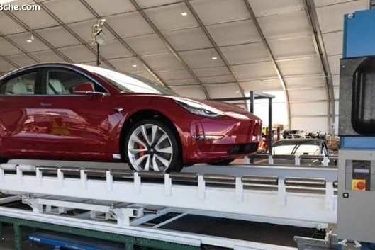 特斯拉双电机Model 3下线 含高性能版本