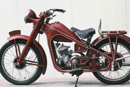 初代四冲程引擎摩托车本田1952款Model E