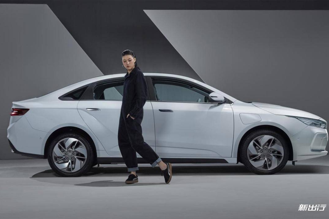 环保内饰/仪表盘小型化 吉利 GE11 内饰官图正式发布