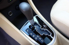 辟谣/自动挡汽车等红灯时不能挂P挡，那挂N挡就都对吗？