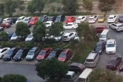 车被堵住还找不到车主怎么办？别慌，老司机教你这3招