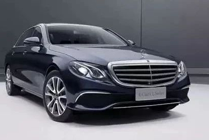 四十多万的豪车，居然配1.5T发动机，奔驰也开始学会玩套路了？