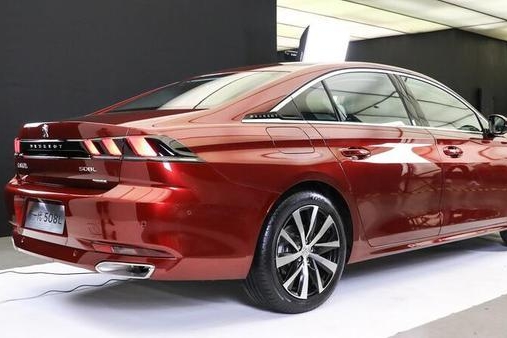 这款刚上市的轿跑B级车和思域一个价？不足16万起值得入手吗？