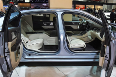 终于等到了！车长5米比宝马5系还大，直降5万配V6动力比A6还厚道