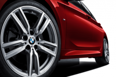 女性专车来了！进口宝马15万入手，三缸机还带后驱，还看啥雨燕