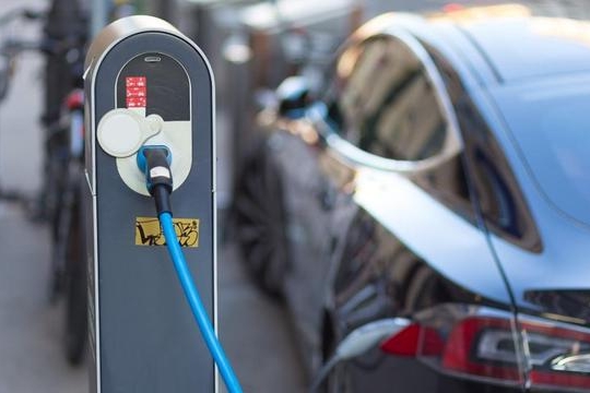 2019年新能源补贴政策发布，你还会选电动车么？