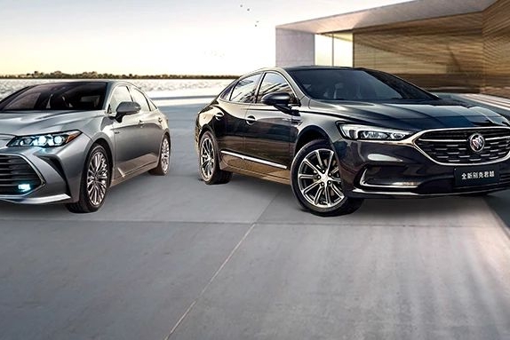 20万出头最大、最有面子的5米级新车，君越、亚洲龙怎么选？