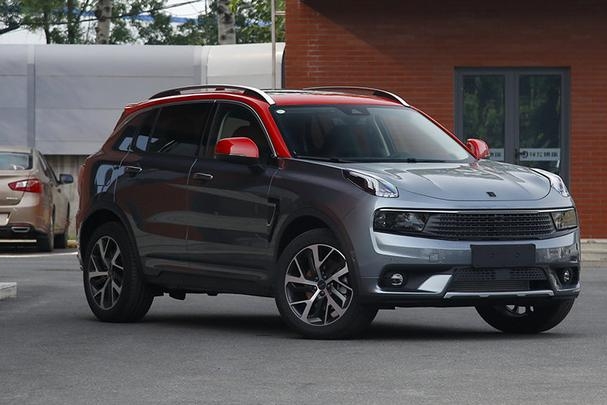 这新能源SUV标配双屏，外观标新立异，还提供终身质保，20万