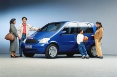 25年前老三样局难破 奔驰保时捷为中国设计家用轿车