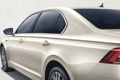 大众越来越亲民了，豪华B级车直降8万，3.0T动力压榨440扭矩