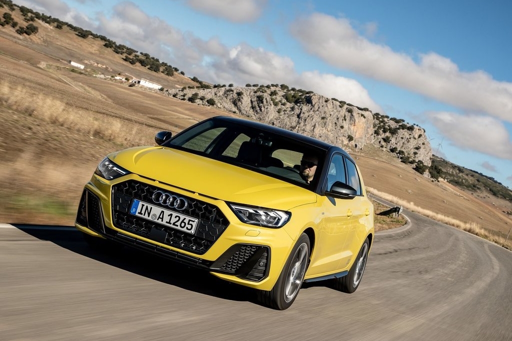 国内车市以大为美？小型车却凭这3点立足，网友：第3点没想到