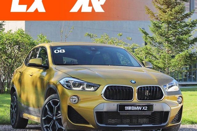 开这款高颜值的SUV去大街，回头率超高，妹子心甘情愿上了车