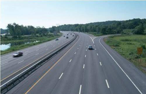 跑高速时速多少最省油？不是120，很多人都想错了！