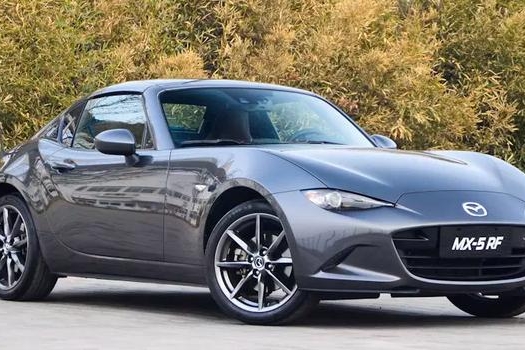 全球最畅销的小跑，无框门+敞篷顶，34万全进口，还要啥3系？