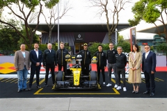 雷诺F1®车队R.S.19全新赛车首次在国内亮相