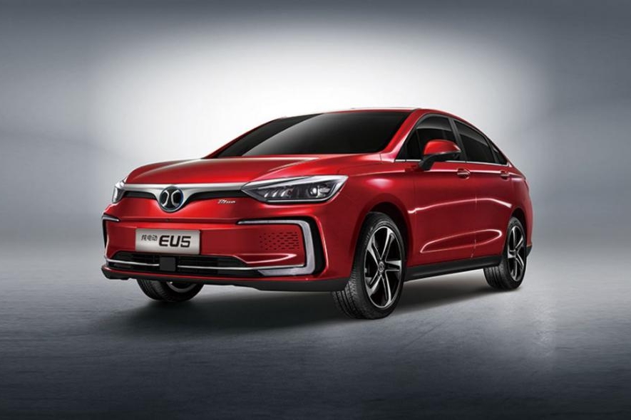 自主品牌全面霸榜，3月新能源车销量排行榜出炉，电动车谁最强？