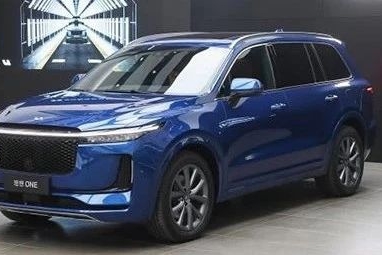 这台新能源车，不充电也能跑，真的有那么“理想”吗？