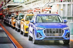 郭京飞变身奥迪探享官 亲历国产全新Q3天津下线