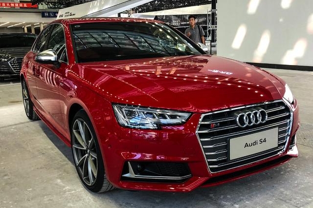 不好惹的银耳奥迪！3.0T V6+全时四驱，4.7S破百，46万