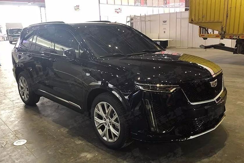 还没等正式发布，国产凯迪拉克XT6内饰就被偷拍了