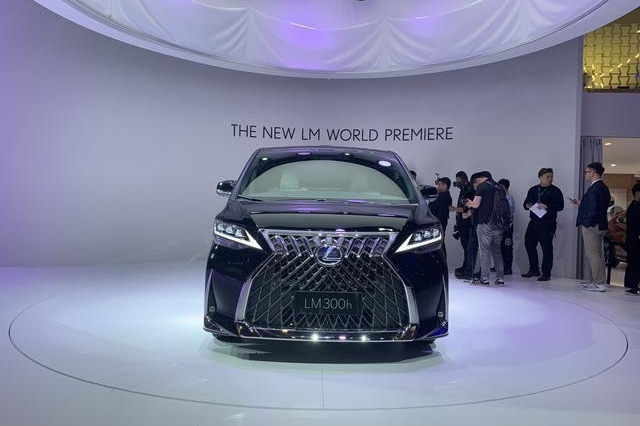 豪华版埃尔法雷克萨斯LM首发上海车展 或将首先引入国内市场？