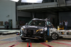 CNCAP碰撞检测，中国专供菲斯塔四星，领克02超五星！