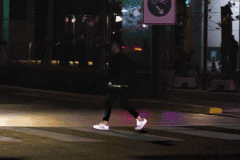 马路凭空变出斑马线？超越BBA的车灯“黑科技”，了解一下