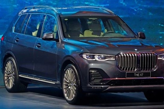汽势封面|豪华至微、前瞻科技，创新BMW X7耀世进军全尺寸SAV细分市场
