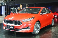 看了这4台10万级新车，我替国产家轿捏了把汗！