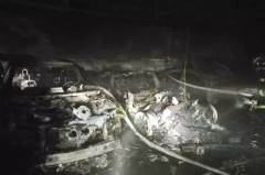 特斯拉蔚来接连自燃 新能源车最近有点“火”