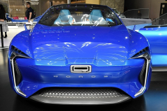 奇瑞总是跟上步伐了，继观致后又出高端车，外观霸气内饰科幻十足